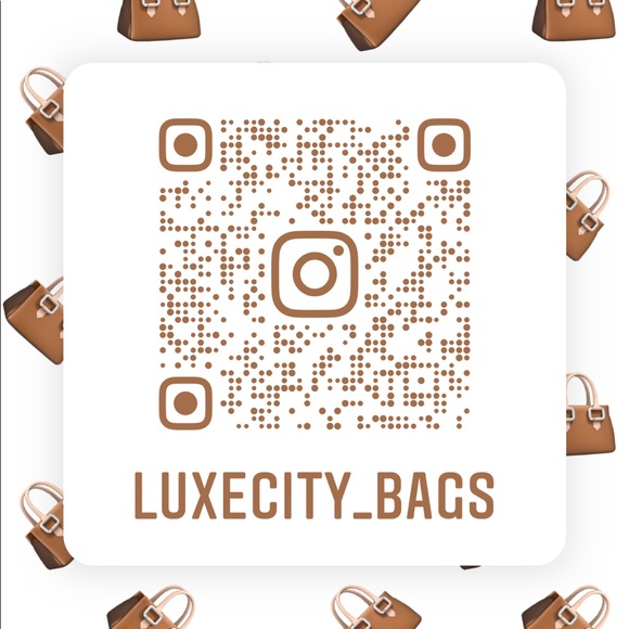 SOLD OUT ‼️ Monogram Key Pouch - Picture 3 of 9